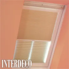 Dachfensterplissee als Nacht-Tag-Modell mit Wabenstoff.